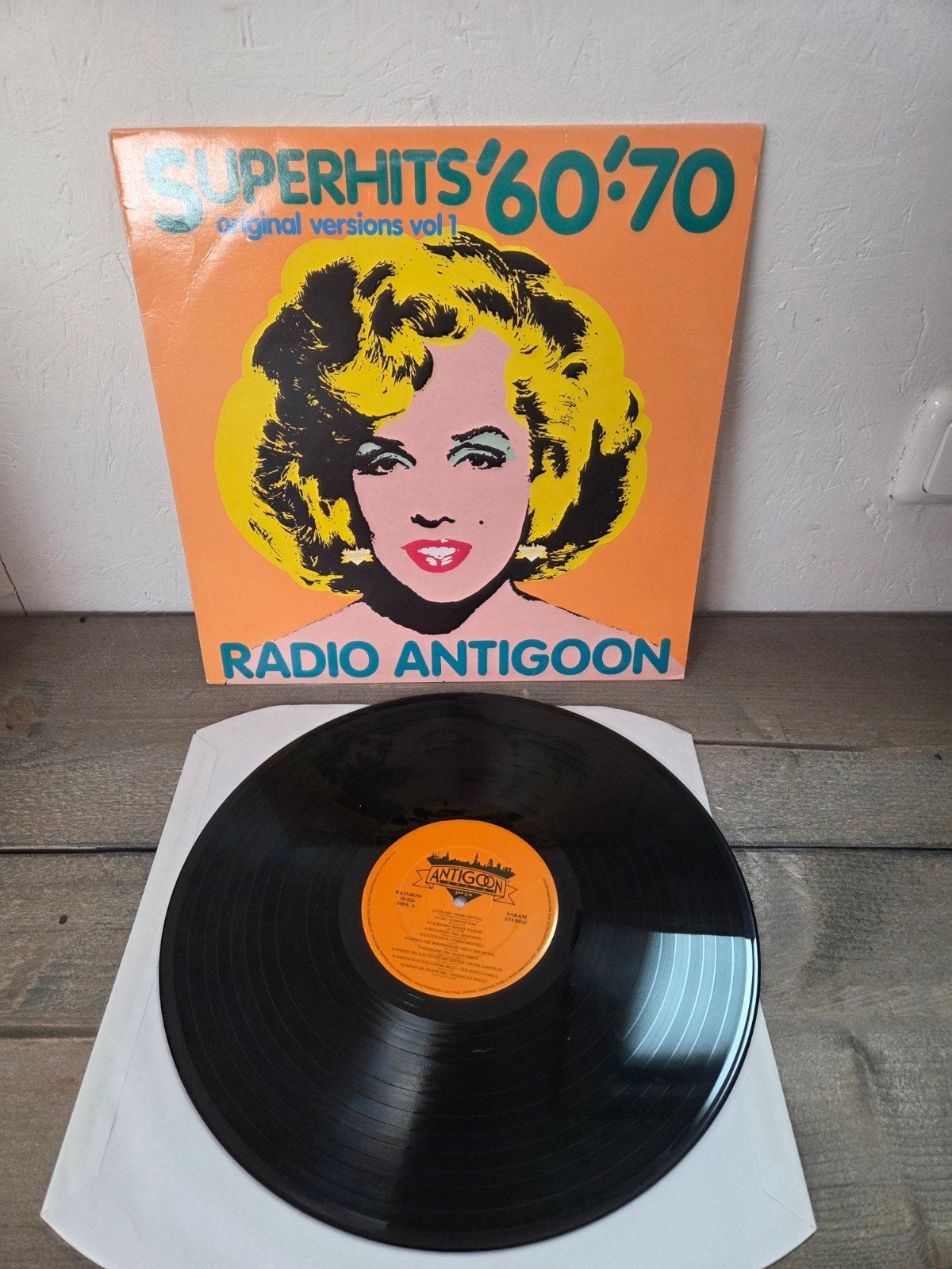 Superhits '60-'70 Vol. 1 - Radio Antigoon LP, Ophalen of Verzenden, 1970 - 1979, Gebruikt, 12 inch