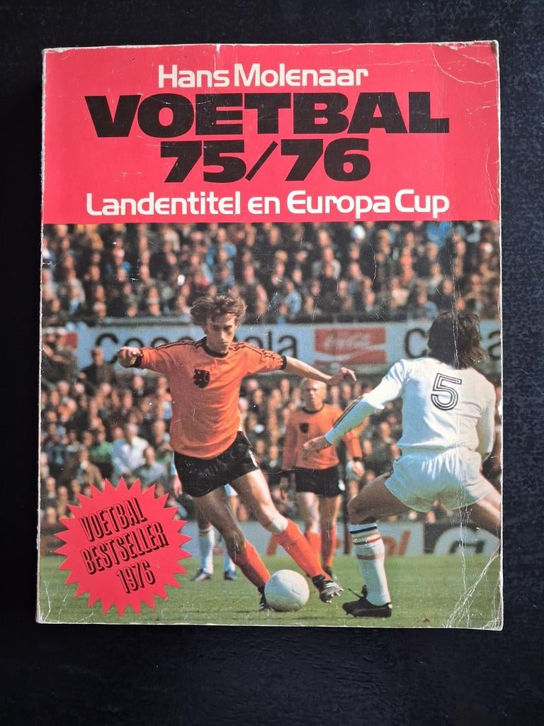 Boek voetbal 75/76 Oranje,Cruijff,Ajax,Feyenoord, Den Haag, Verzamelen, Ophalen of Verzenden, Gebruikt, Boek of Tijdschrift