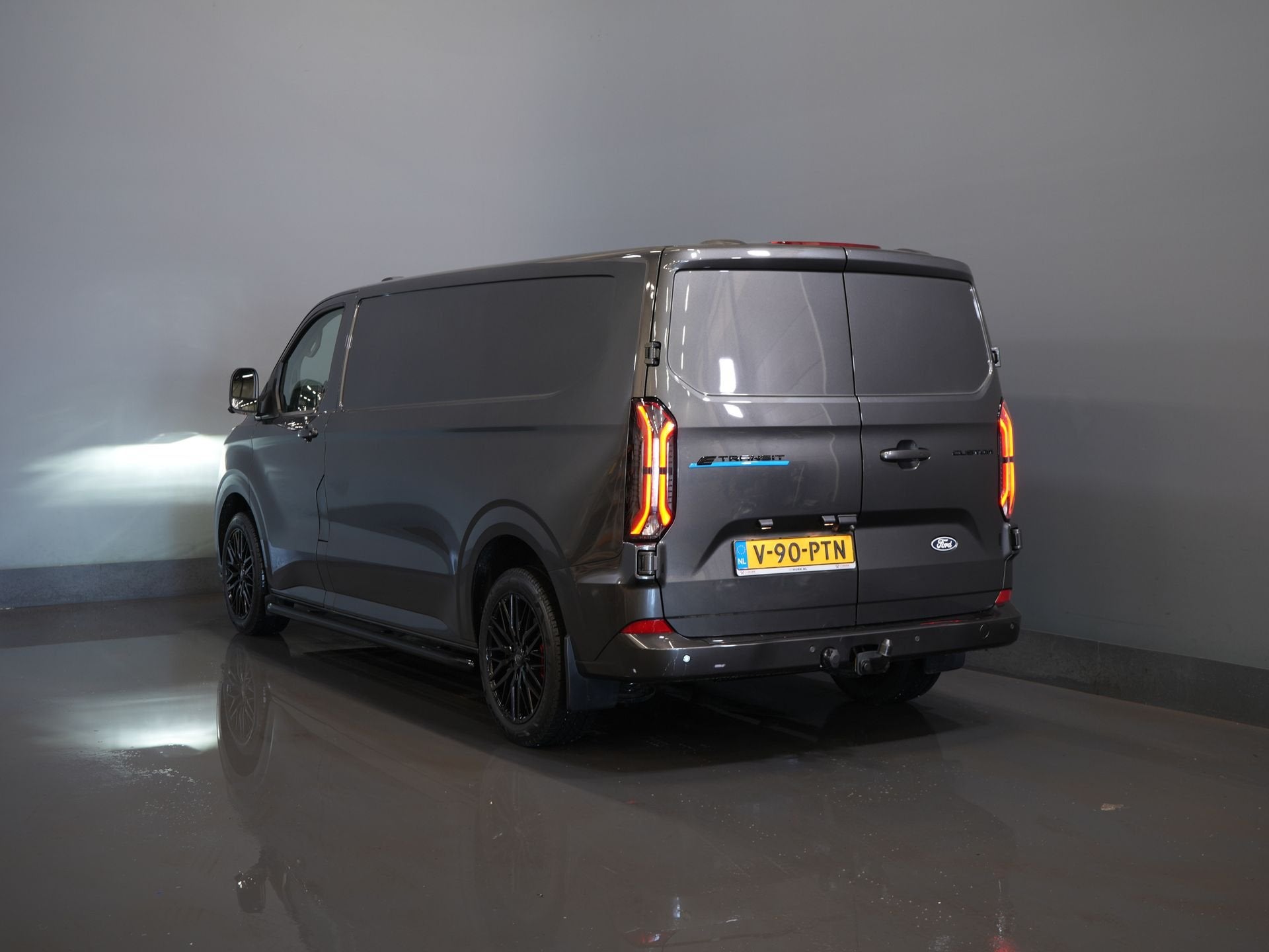 Ford E-Transit Custom L2 Limited 330 km WLTP LED/ Adapt.Crui, Automaat, 330 km, Gebruikt, 71 kWh