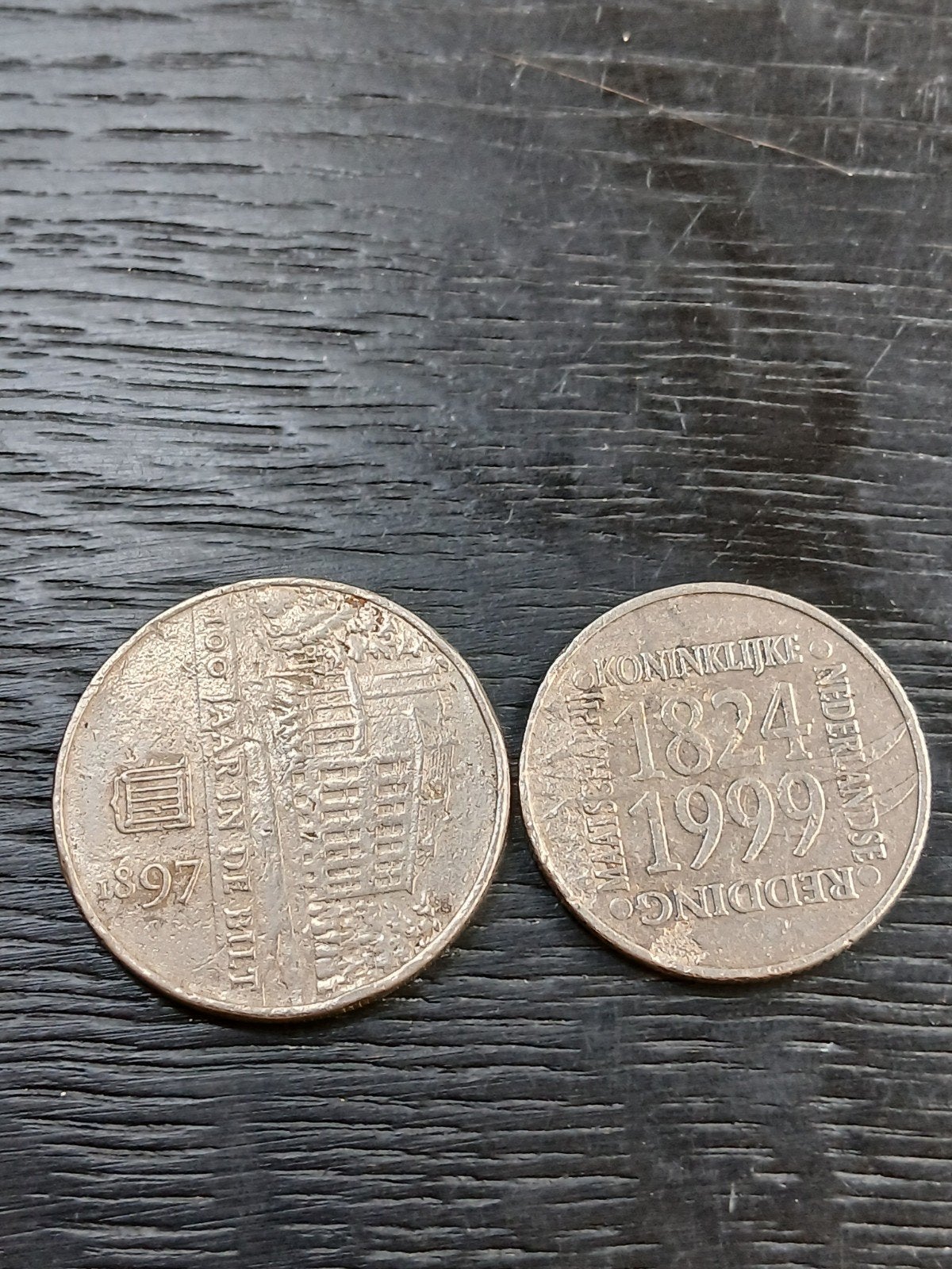 Twee Nederlandse herdenkingsmunten, Postzegels en Munten, Munten | Nederland, Ophalen of Verzenden, Setje