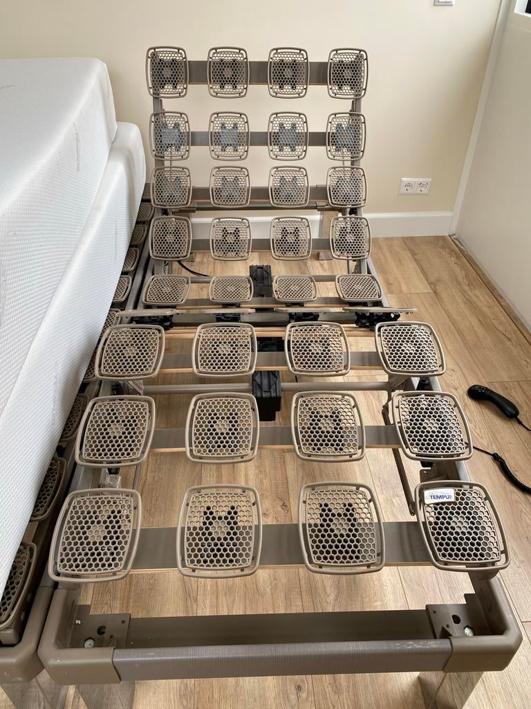Tempur matrassen met electische schotelbodems perfecte staat, Huis en Inrichting, Slaapkamer | Matrassen en Bedbodems, Ophalen