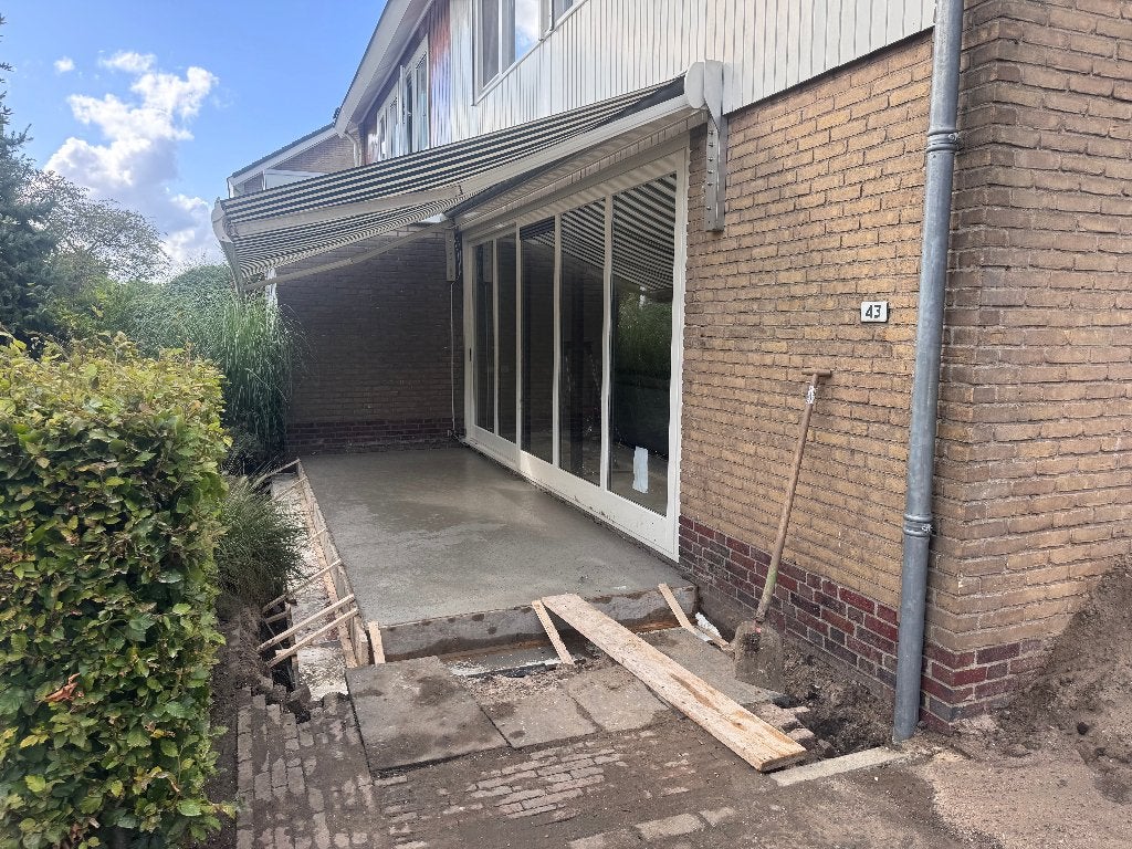 zonnescherm elektrisch somfy uitval 2.5 m, Tuin en Terras, Zonneschermen, Ophalen, Gebruikt, Elektrisch, 150 tot 300 cm