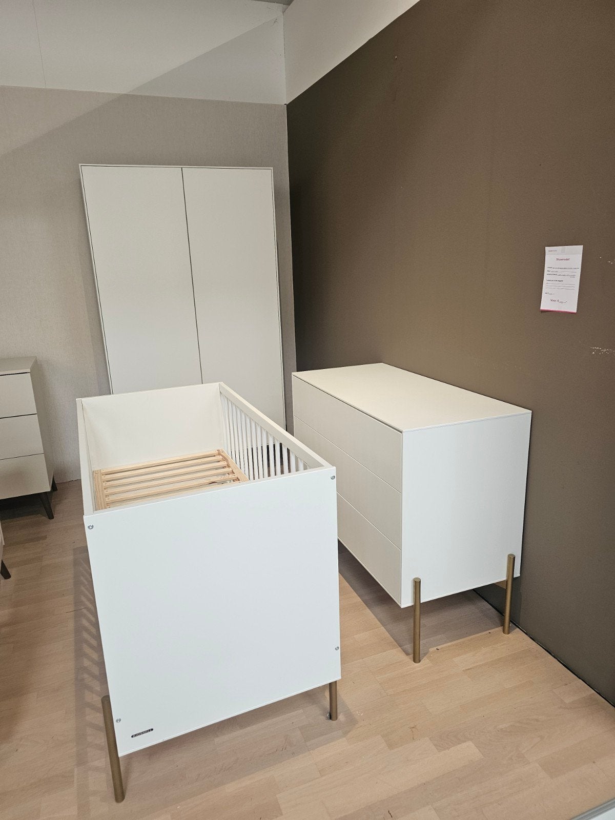 Kidsmill Boutique ledikant 60x120, commode, 2-deurskast, Ophalen, Zo goed als nieuw, Jongetje of Meisje