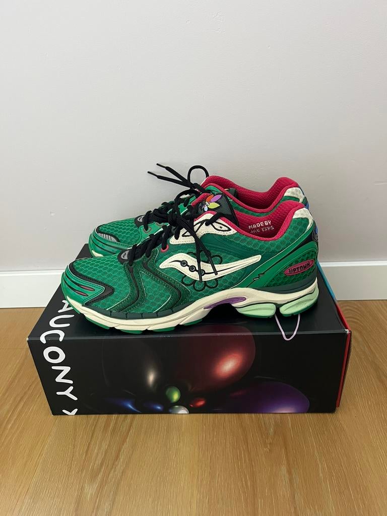 Saucony x Jae Tips Progrid Triumph 4 maat 45, Overige kleuren, Nieuw, Ophalen of Verzenden, Sneakers of Gympen