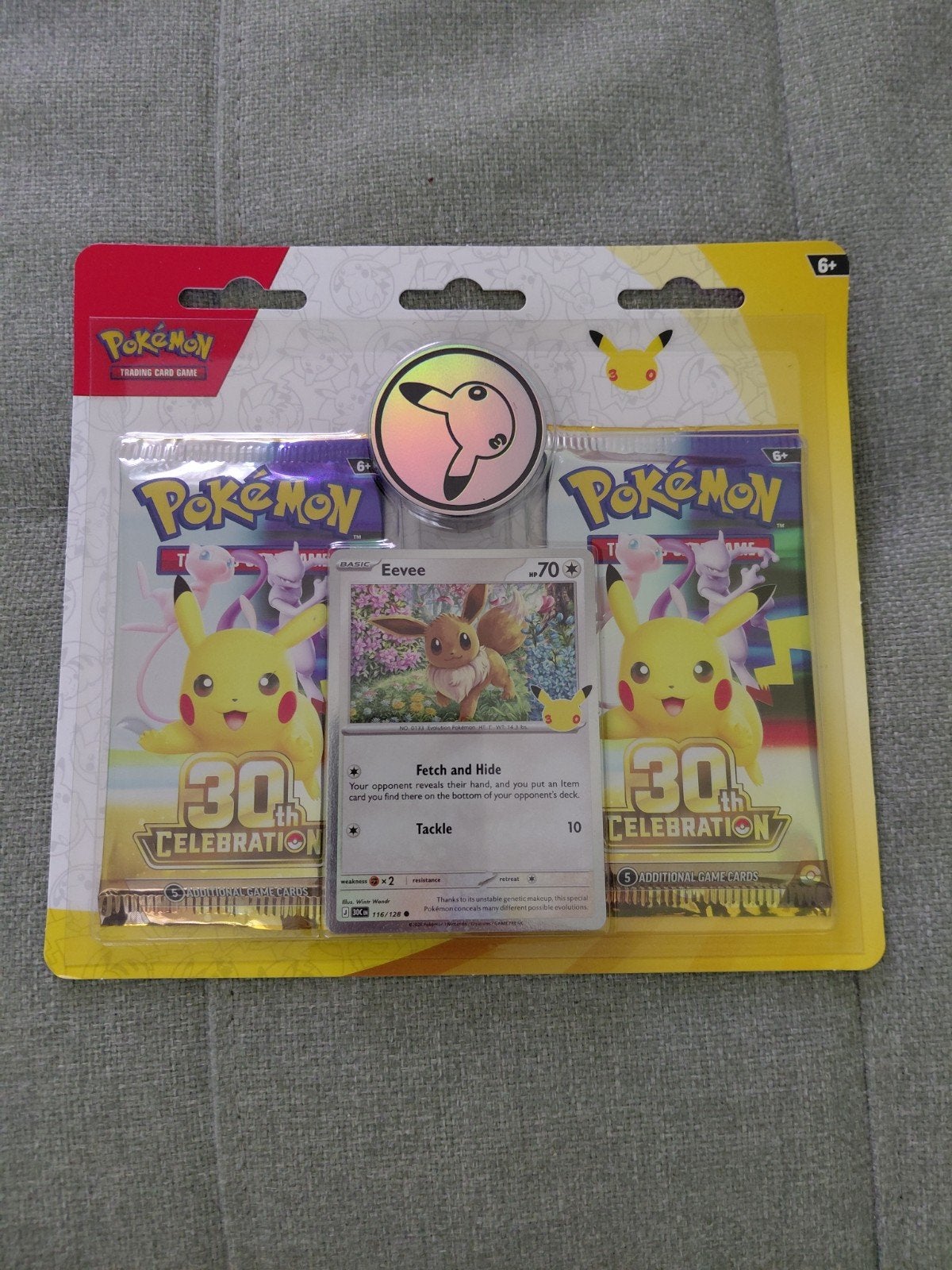 Pokémon Celebrations Eevee Blister Pack - 2 Boosters, Ophalen of Verzenden, Nieuw