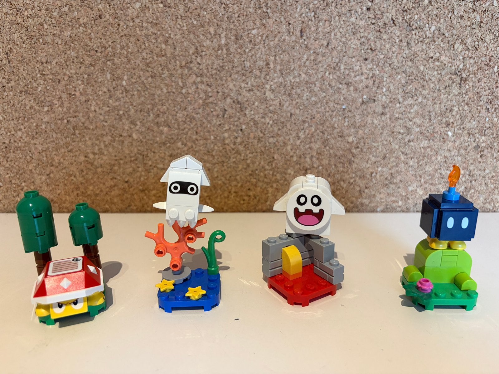 4 Lego Super Mario figuren - Spiny, Blooper, Peepa, Bob-omb, Ophalen, Zo goed als nieuw