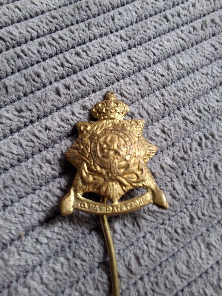 Speld defensie, Verzamelen, Militaria | Algemeen, Landmacht, Embleem of Badge, Nederland, Verzenden