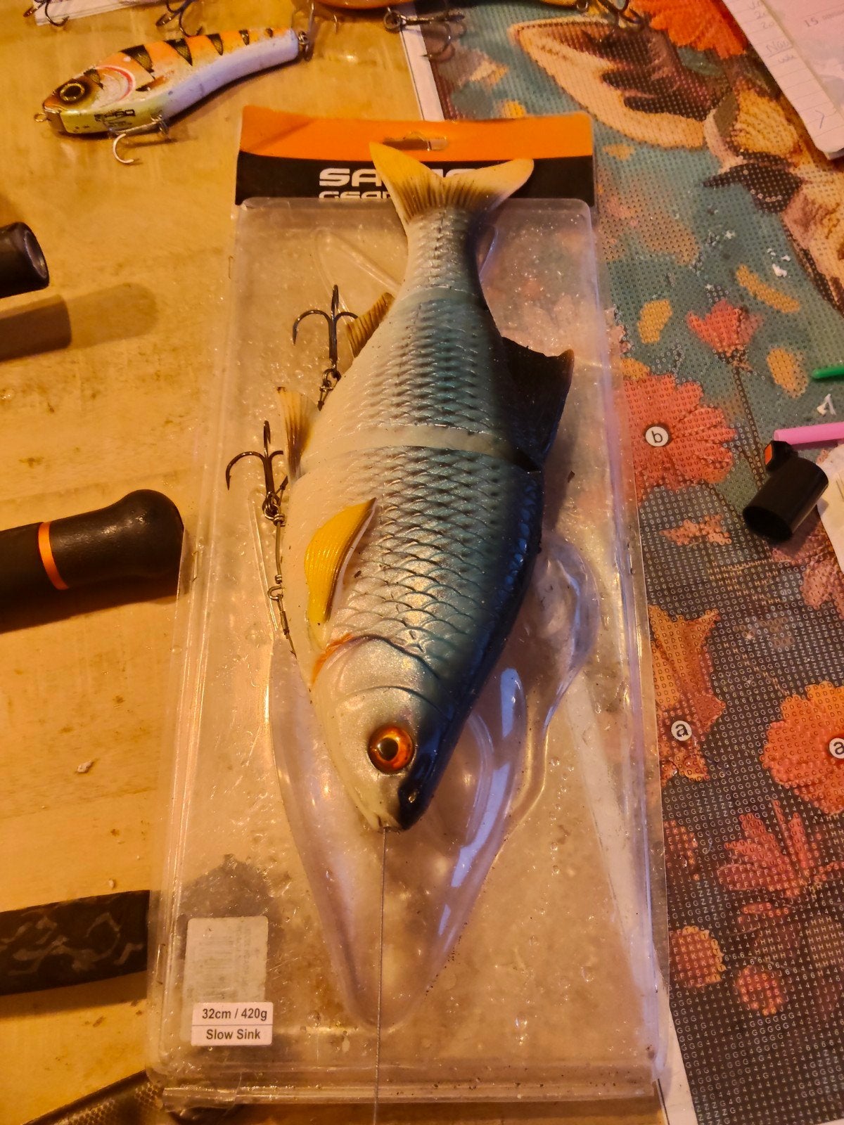 Savage Gear 4D Roach Shine Thru Softbait 32cm 420g Slow Sink, Ophalen of Verzenden, Nieuw, Kunstaas