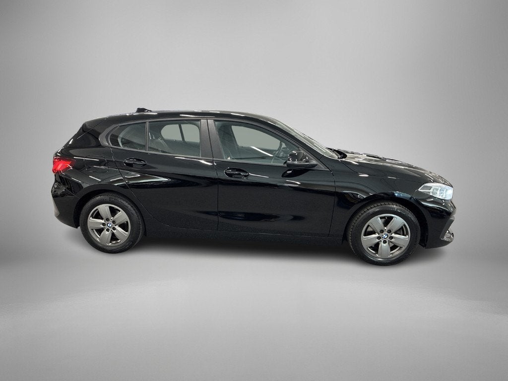 BMW 1-serie 118i Executive Edition / Trekhaak / Virtual Cock, 12 maanden, Stof, Gebruikt, Zwart