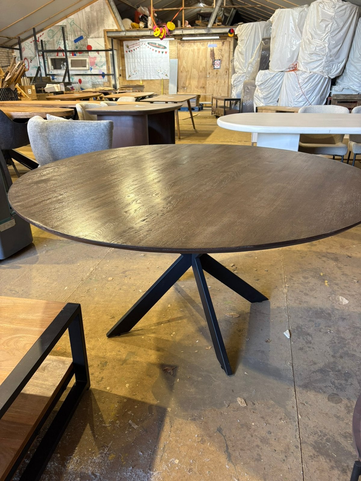 PRACHTIGE RONDE WALNOOT TAFEL – NU €325!, Ophalen, Nieuw, Rond, 100 tot 150 cm
