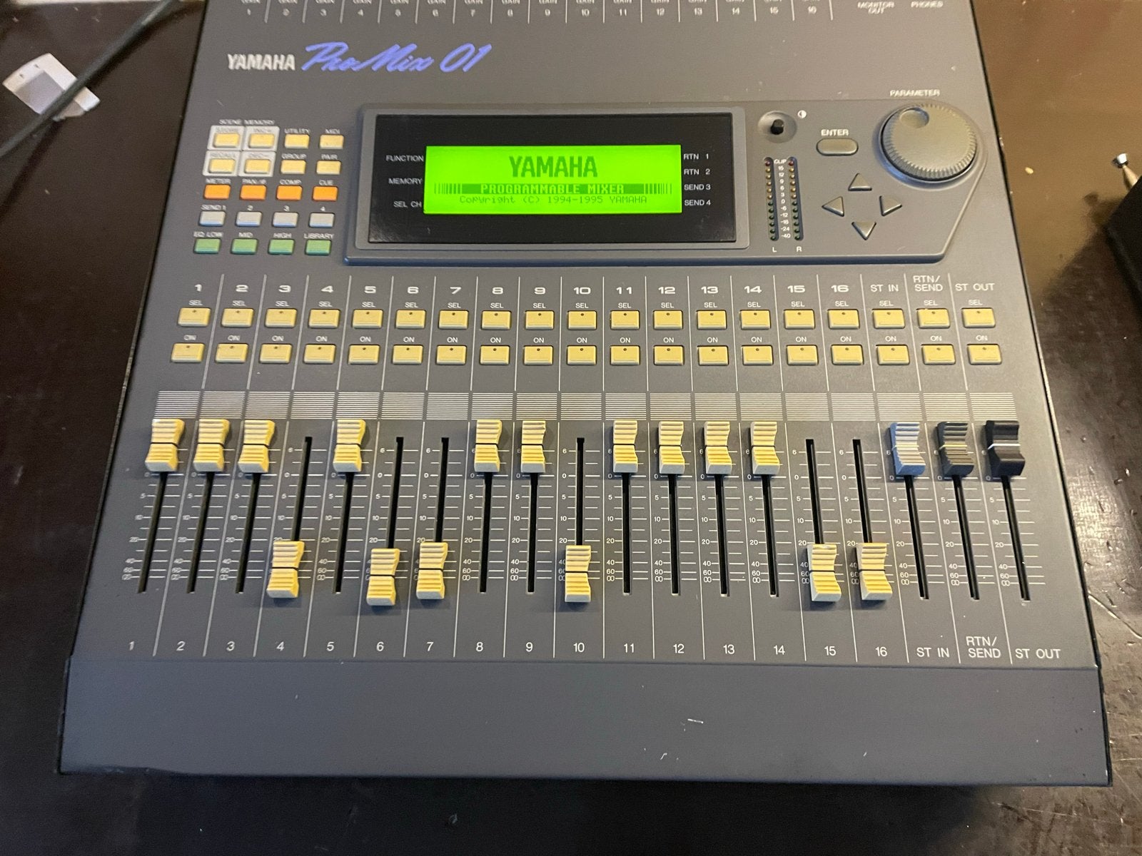 Yamaha ProMix 01 Digitale Mixer - Studio Kwaliteit, Ophalen of Verzenden, Gebruikt, 10 tot 20 kanalen, Microfooningang