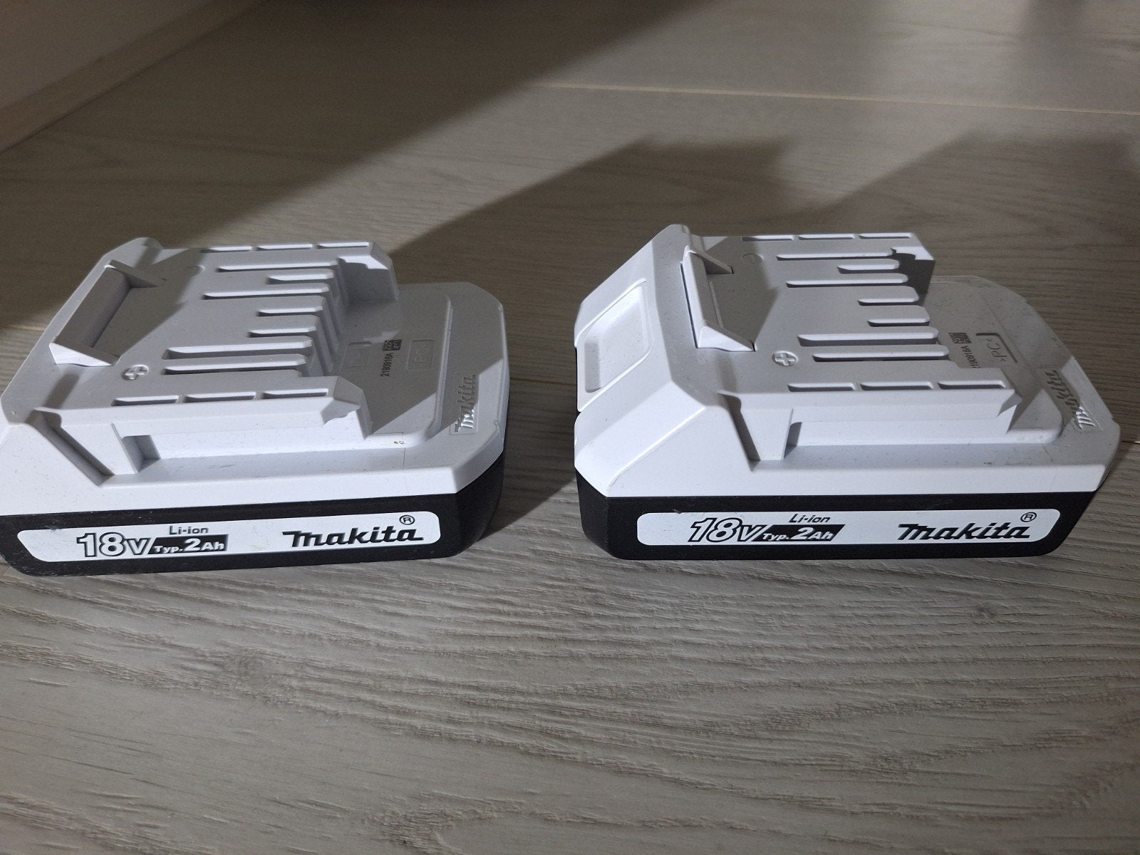2x Makita BL1820G accu's, Ophalen, Gebruikt, Makita