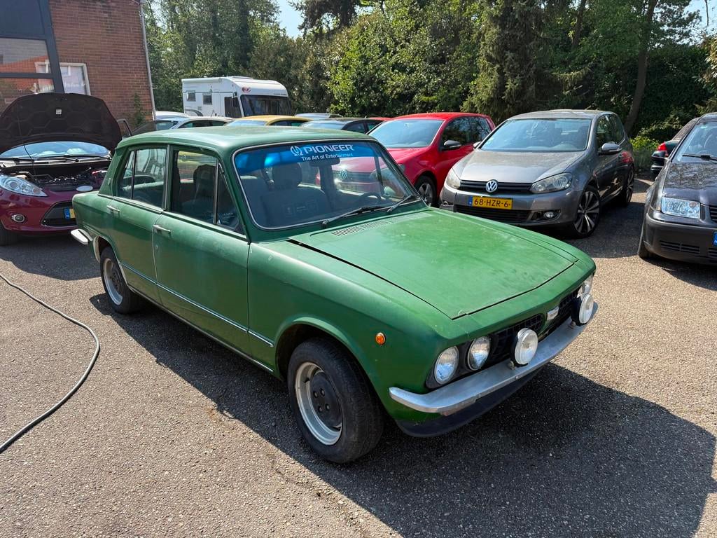 Triumph Dolomite 1850 HL schuurvonds met vele extra onderdel, 970 kg, Achterwielaandrijving, Gebruikt, Overige modellen