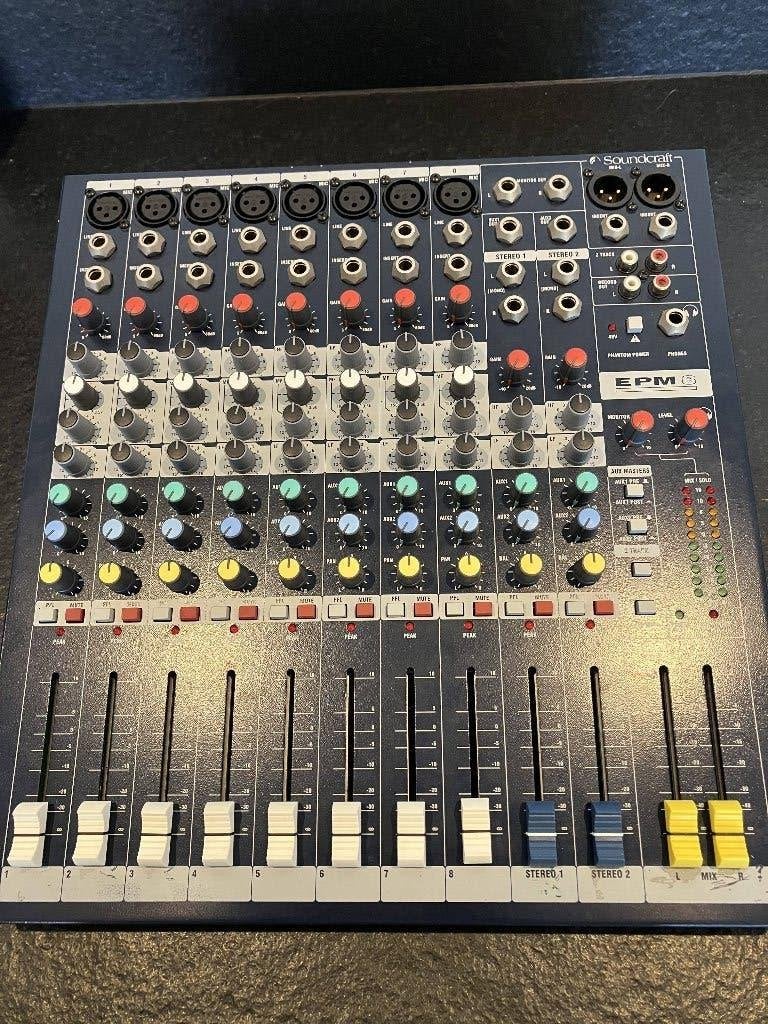 Soundcraft EPM8 mengpaneel/mixer in bijna nieuwstaat, Muziek en Instrumenten, Mengpanelen, Ophalen of Verzenden, Zo goed als nieuw