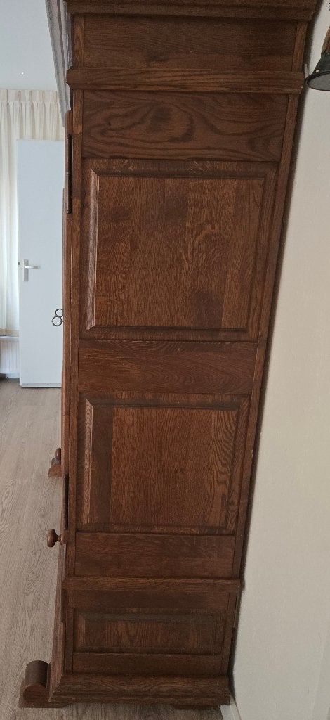 eiken kast, Ophalen