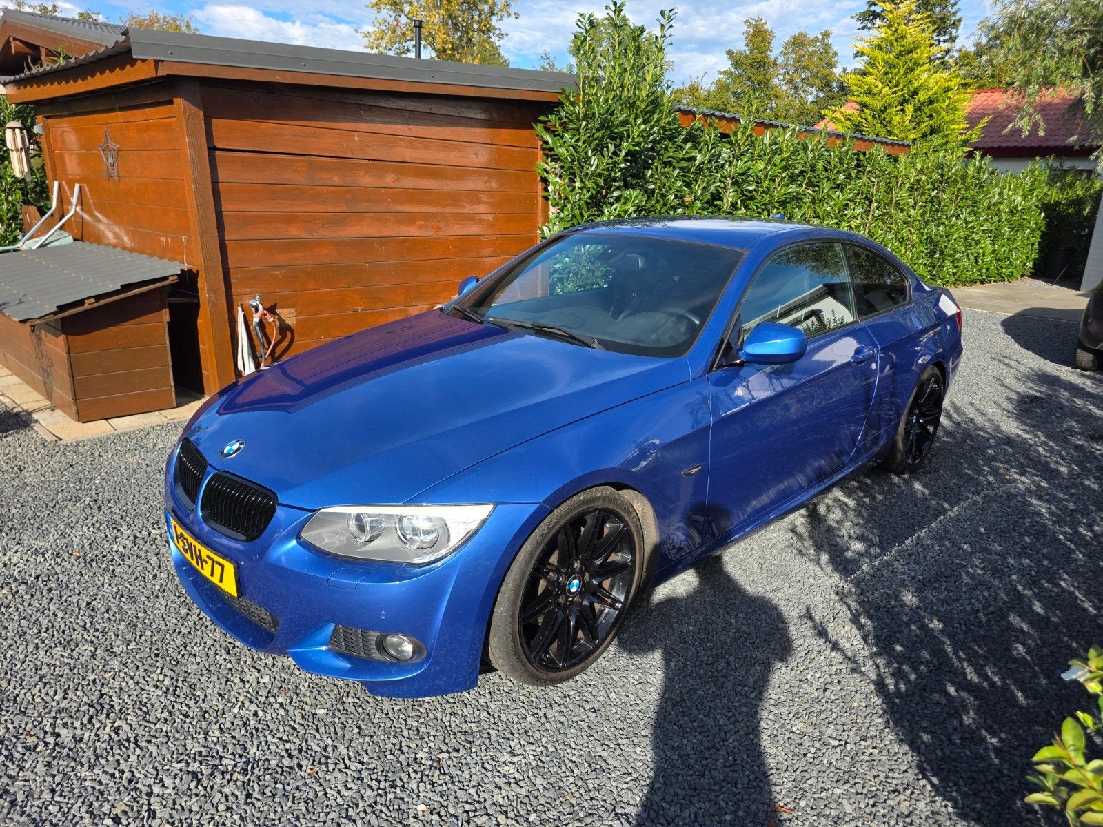 BMW 325i E92 M-Sport | 2013 | 124.500 km | Estorilblauw, Automaat, 745 kg, Achterwielaandrijving, Zwart