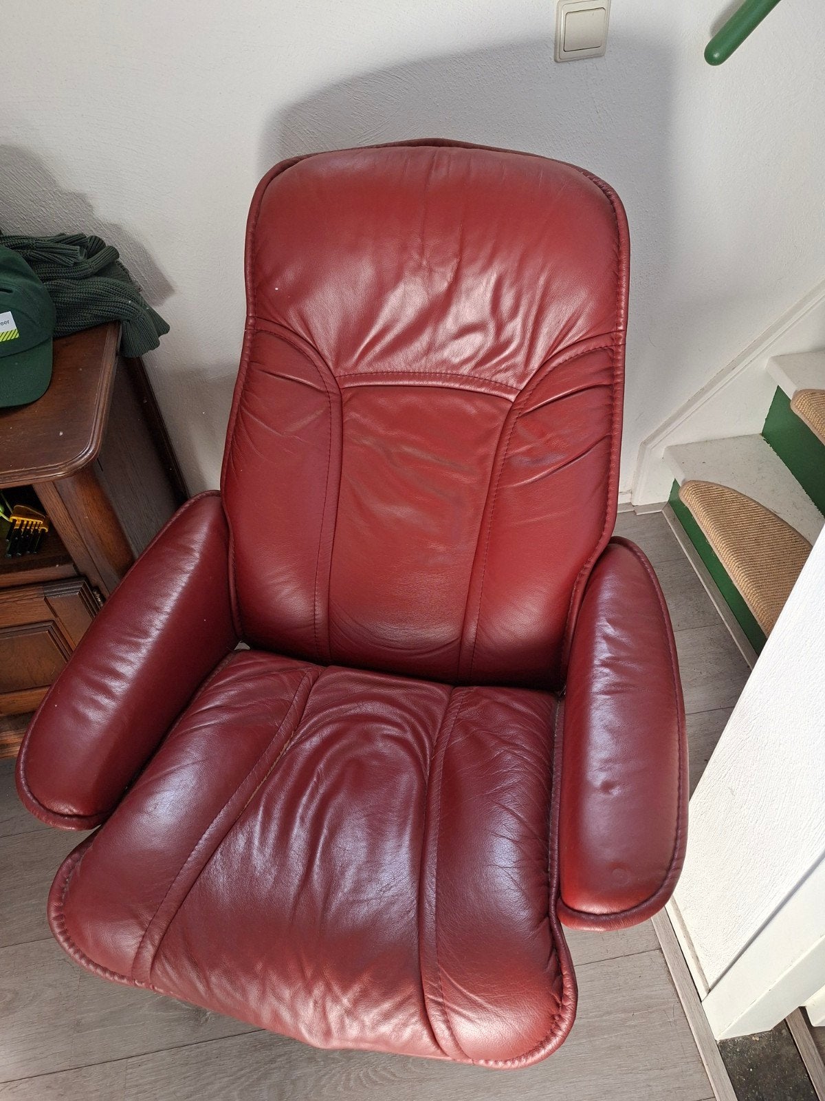 Rode leren relaxstoel met verstelbare leuning, Huis en Inrichting, Stoelen, Ophalen, Gebruikt, Leer, Eén