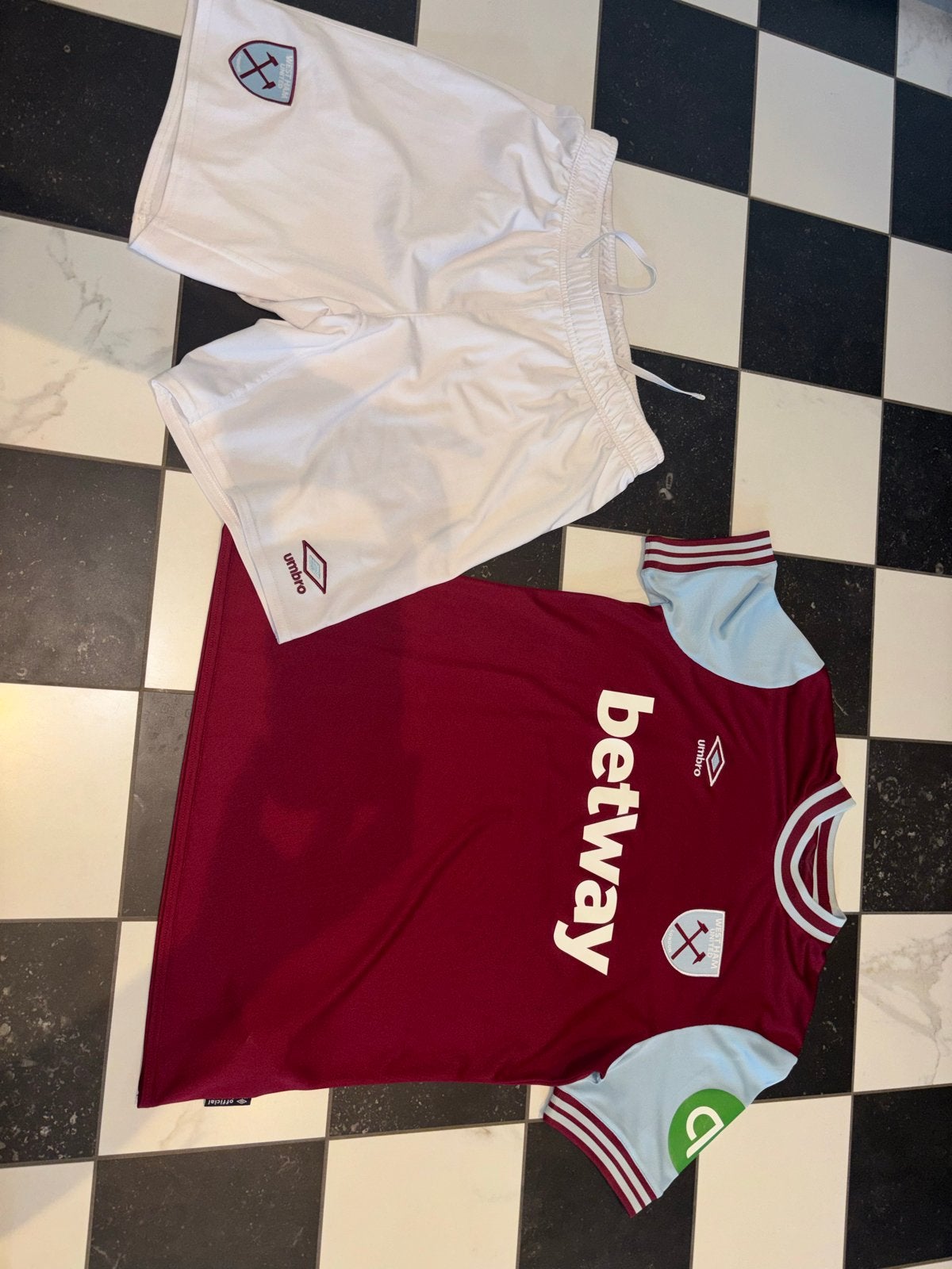 West Ham United Umbro Voetbal Set - Maat M, Ophalen of Verzenden, Zo goed als nieuw, Voetbal, Meerkleurig