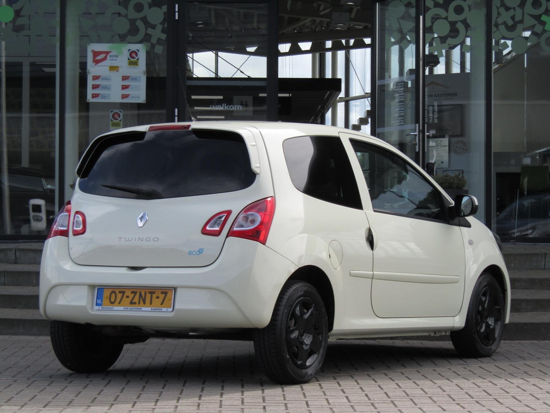 RENAULT Twingo 1.2 16V 75pk ECO² Collection / Cruise- Contr, Gebruikt, Zwart, 4 cilinders, 4 stoelen