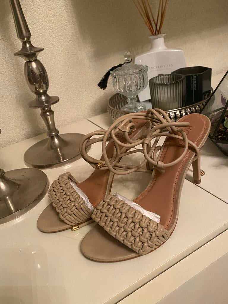 Kazar Sandalen met Hak - Beige Gevlochten Bandjes., Ophalen of Verzenden, Zo goed als nieuw, Beige, Sandalen of Muiltjes