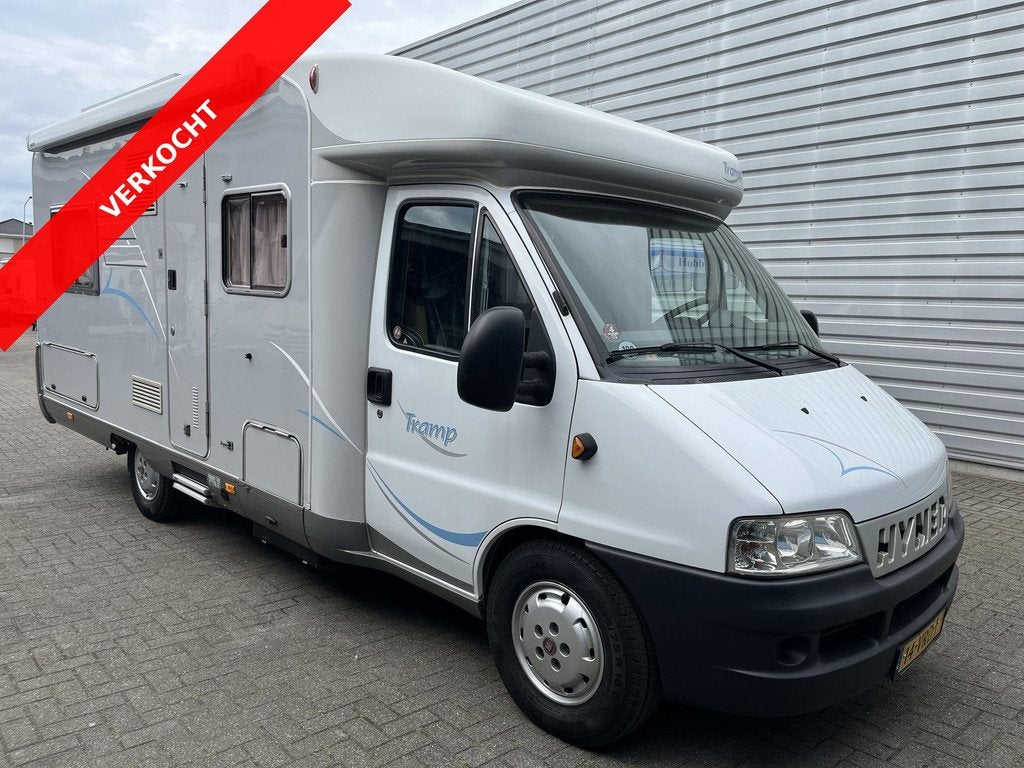 Hymer 655 Tramp 2.8 JTd VERKOCHT (bj 2004), Caravans en Kamperen, Campers, Automaat, Hordeur, Dakluik, Bedrijf