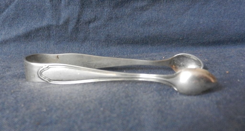 Klein zilveren suiker/pillentang model Chippendale Duits 800, Antiek en Kunst, Ophalen of Verzenden, Zilver