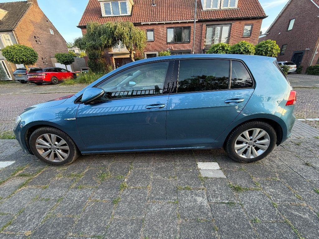 Volkswagen Golf 1.0 TSI 85KW 5D 2016 Blauw, Voorwielaandrijving, Zwart, Blauw, 610 kg