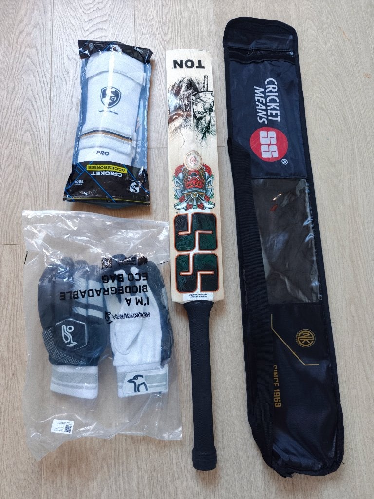 Unused Cricket Bat Set – Bat, Gloves & Arm Guard – €140, Ophalen of Verzenden, Nieuw