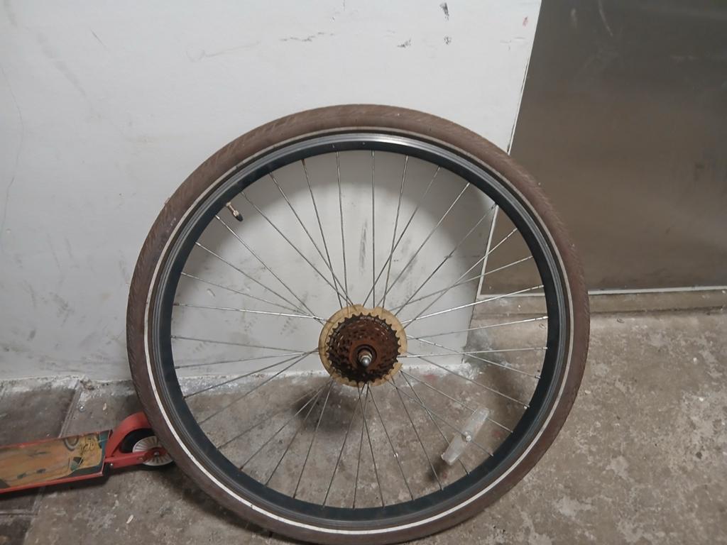 Achterwiel fiets met band en tandwiel, Gebruikt, Toerfiets, Aluminium, Ophalen
