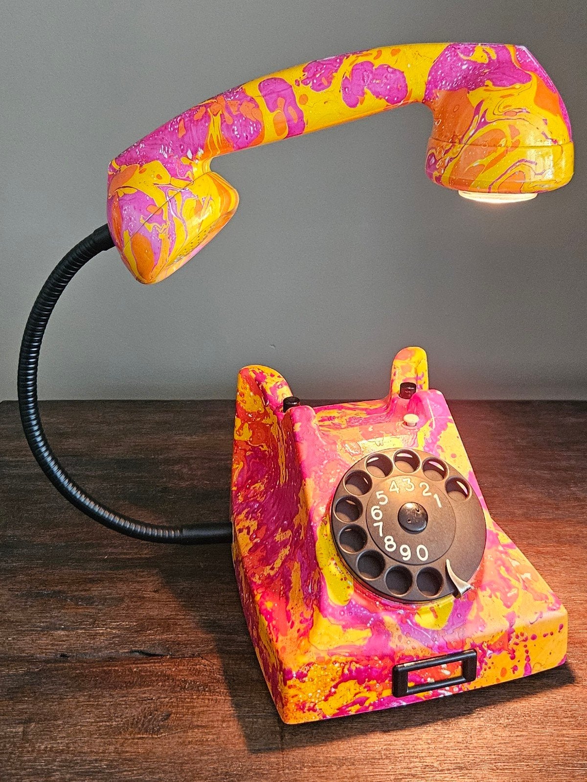 Unieke lamp gemaakt van retro telefoon uit de jaren '60, Geel, Ophalen of Verzenden, Design