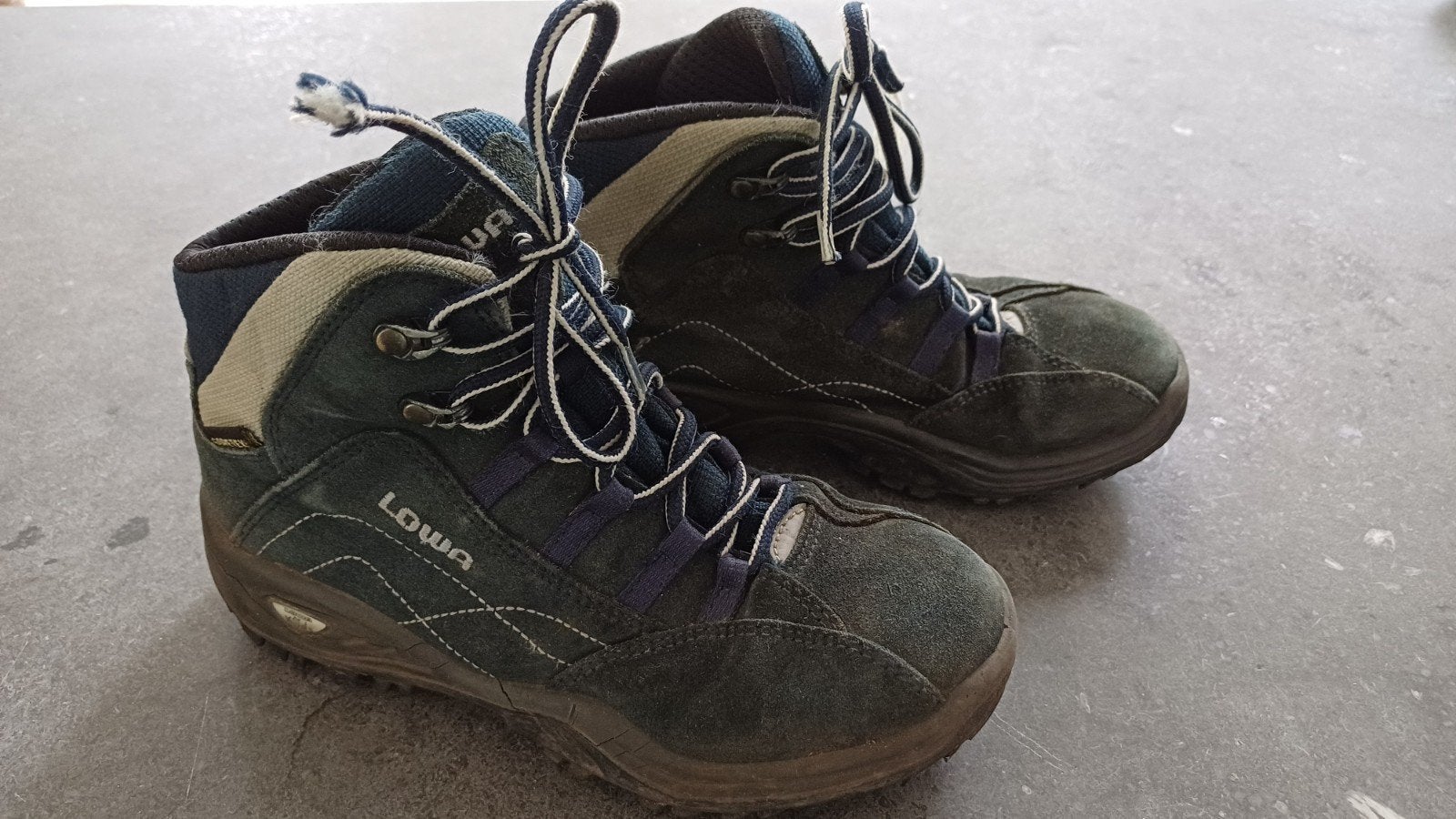 Lowa bergschoenen maat 34, Gebruikt, Lowa, Jongen of Meisje, Schoenen