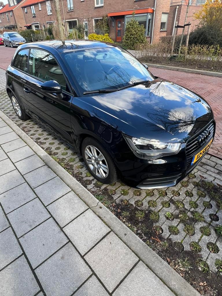 Audi A1 1.2 Tfsi 63KW 2012 Zwart, Auto's, Voorwielaandrijving, Stof, A1, Zwart