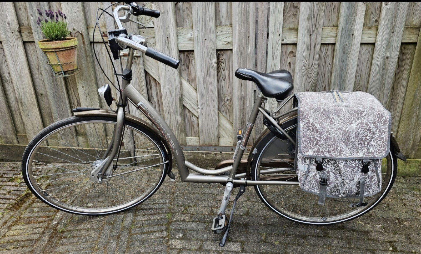 Pointer damesfiets met versnellingen en terugtraprem., Fietsen en Brommers, Overige merken, Terugtraprem, Gebruikt, (Extra) lage instap
