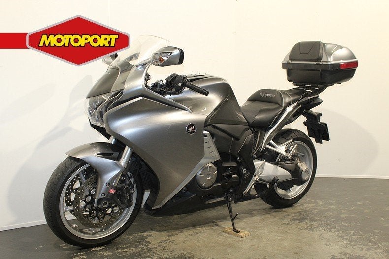 Honda VFR 1200 F DCT (bj 2010), Motoren, Sport, Mc.benelux@honda-eu.com, Doornveld 180
B-1731  Zellik, BE, Gebruikt