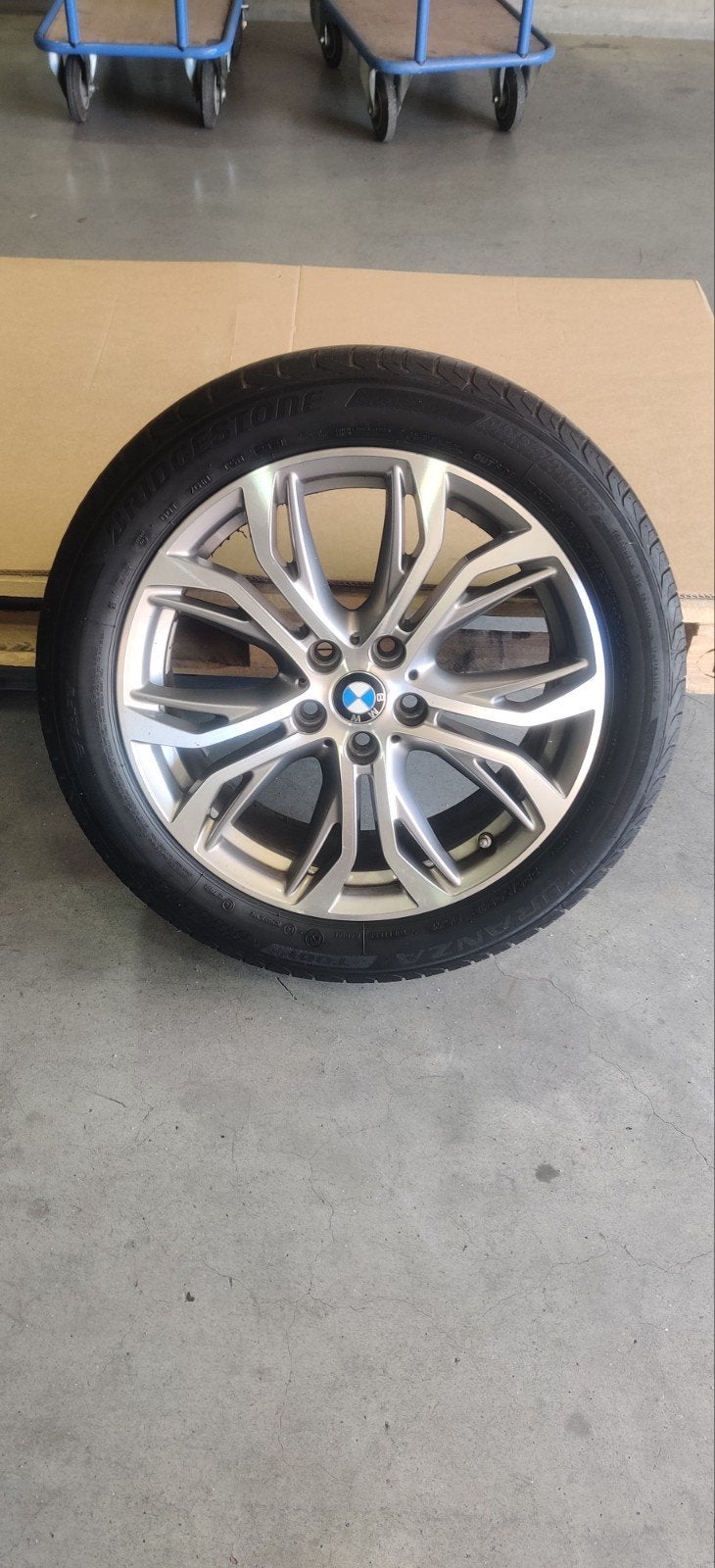 BMW X1 set velgen 18" met zomerbanden - met tpms sensoren., Ophalen