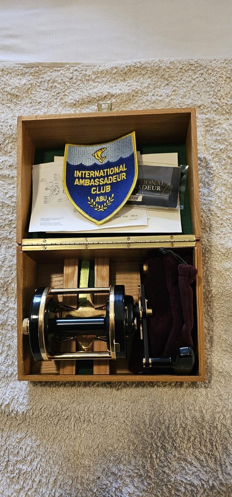 ABU Ambassadeur 10000 CDL reel in Houten Kist, Ophalen of Verzenden, Nieuw, Molen