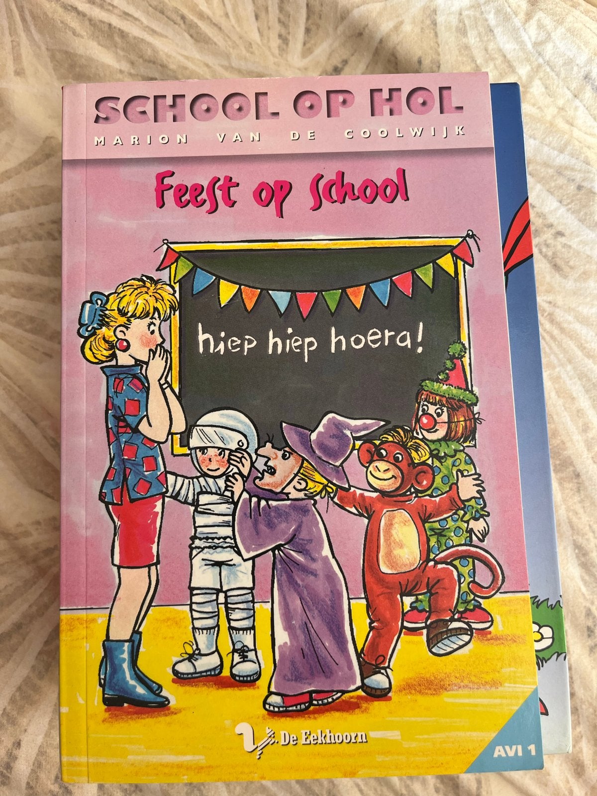 School op Hol - Feest op School (AVI 1), Boeken, Ophalen of Verzenden, Zo goed als nieuw, Fictie algemeen