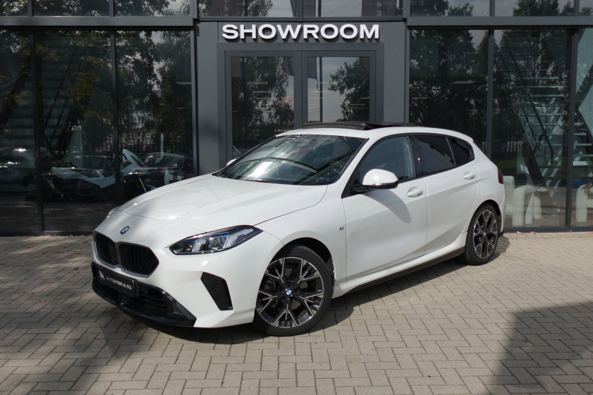 BMW 1-serie 120 M Sport Design Edition PANO KEYLESS CAM, Auto's, Dealer onderhouden, Gebruikt, 156 pk, Lichtsensor