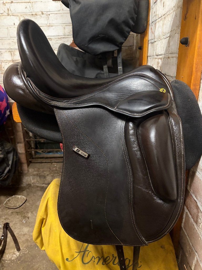 Anatomica S-line Cygnus G3 17,5 donkerbruin dressuurzadel, Dieren en Toebehoren, Anatomica, L (17.5 inch), Zachte zit, Dressuur