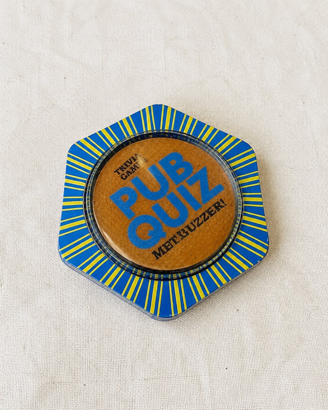 Pub Quiz met Buzzer - Trivia Gezelschapsspel, Drie of vier spelers, Ophalen of Verzenden, Gebruikt
