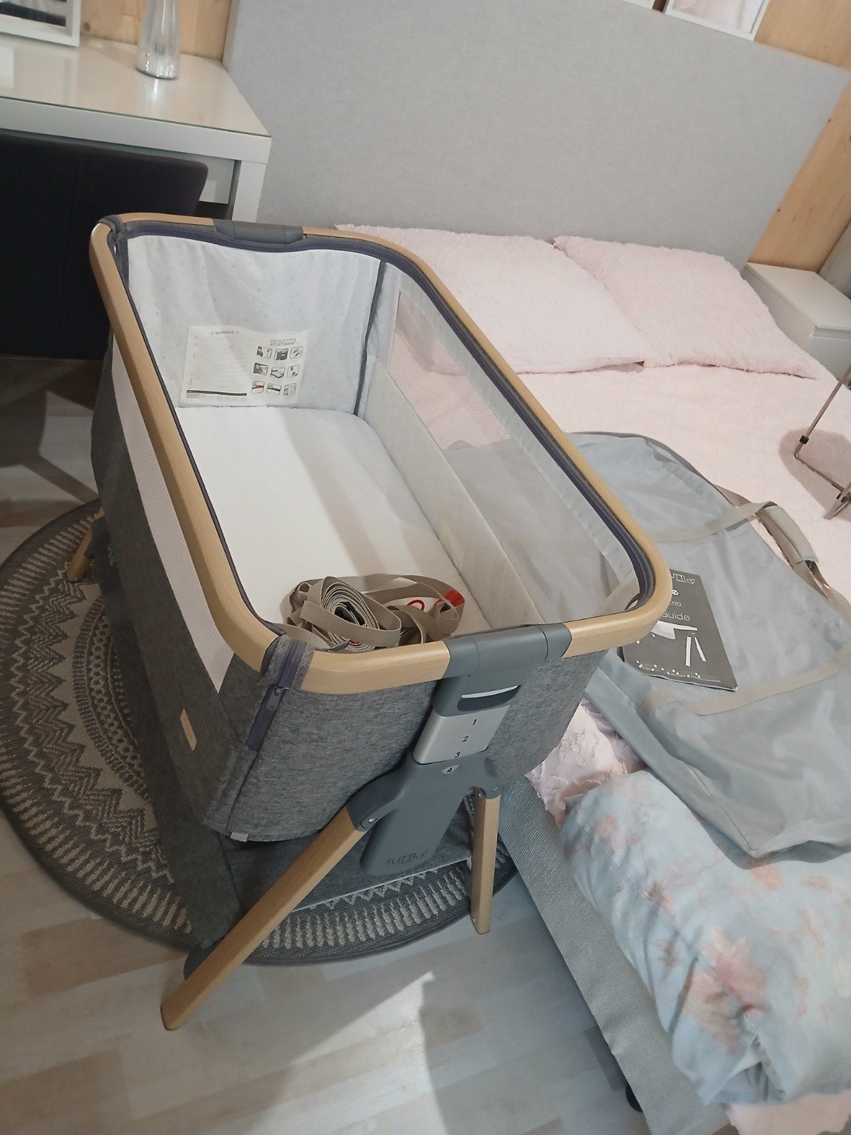 Tutti Bambini CoZee Bedside Crib - Zo goed als nieuw, Ophalen of Verzenden, Zo goed als nieuw, Wieg