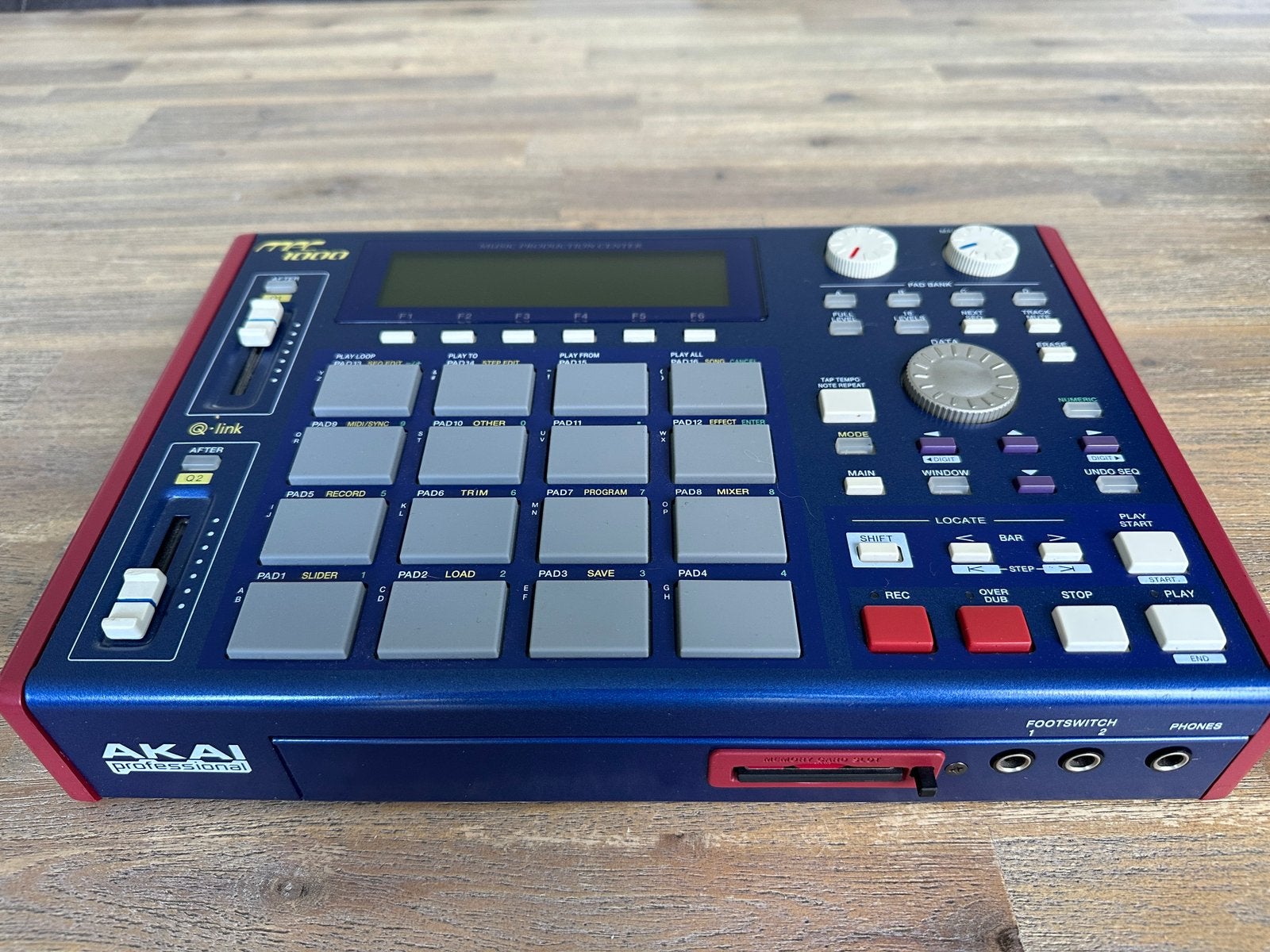 Akai MPC1000 Blue, 128MB, Akai pad upgrade, HDM-10, doos, Ophalen of Verzenden, Gebruikt, Overige merken