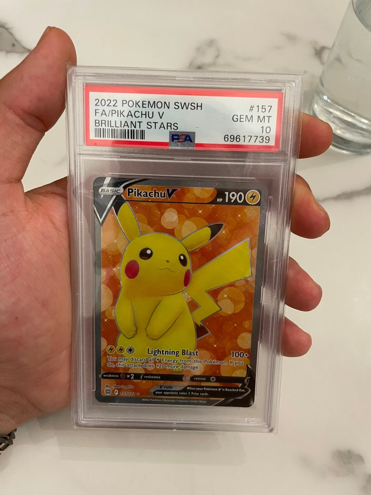 Pikachu V PSA 10 Gem Mint Brilliant Stars Pokémon Kaart, Ophalen of Verzenden, Nieuw, Losse kaart
