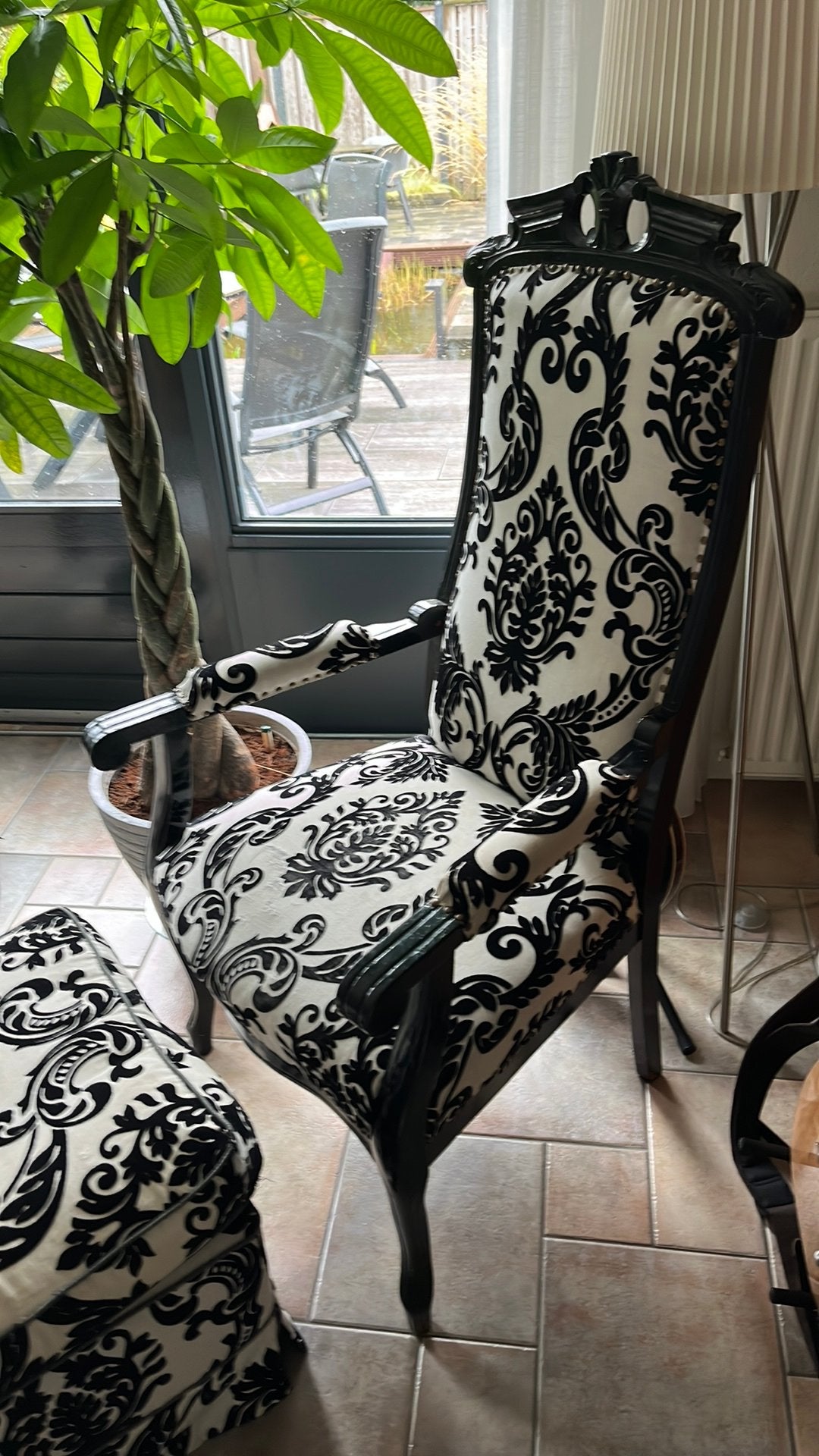 Elegante fauteuil met voetenbank - Zwart/Wit Barok, Ophalen