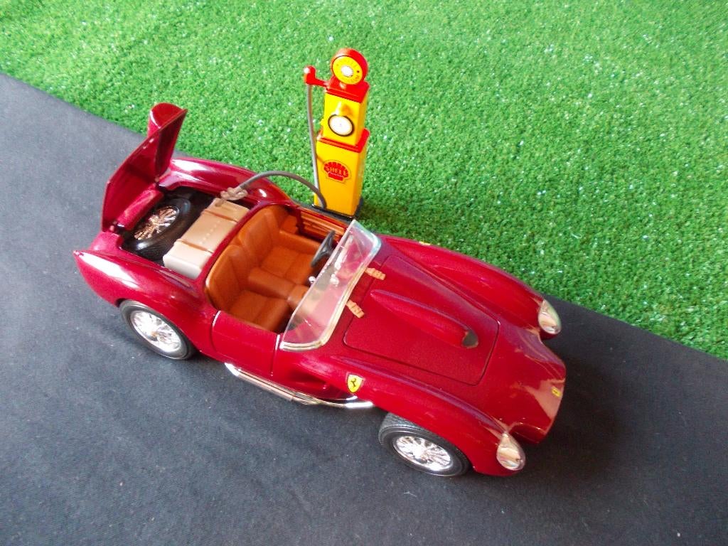 1958 Ferrari Testa Rossa met metalen SHELL benzinepomp, Ophalen of Verzenden, Nieuw, Overige merken