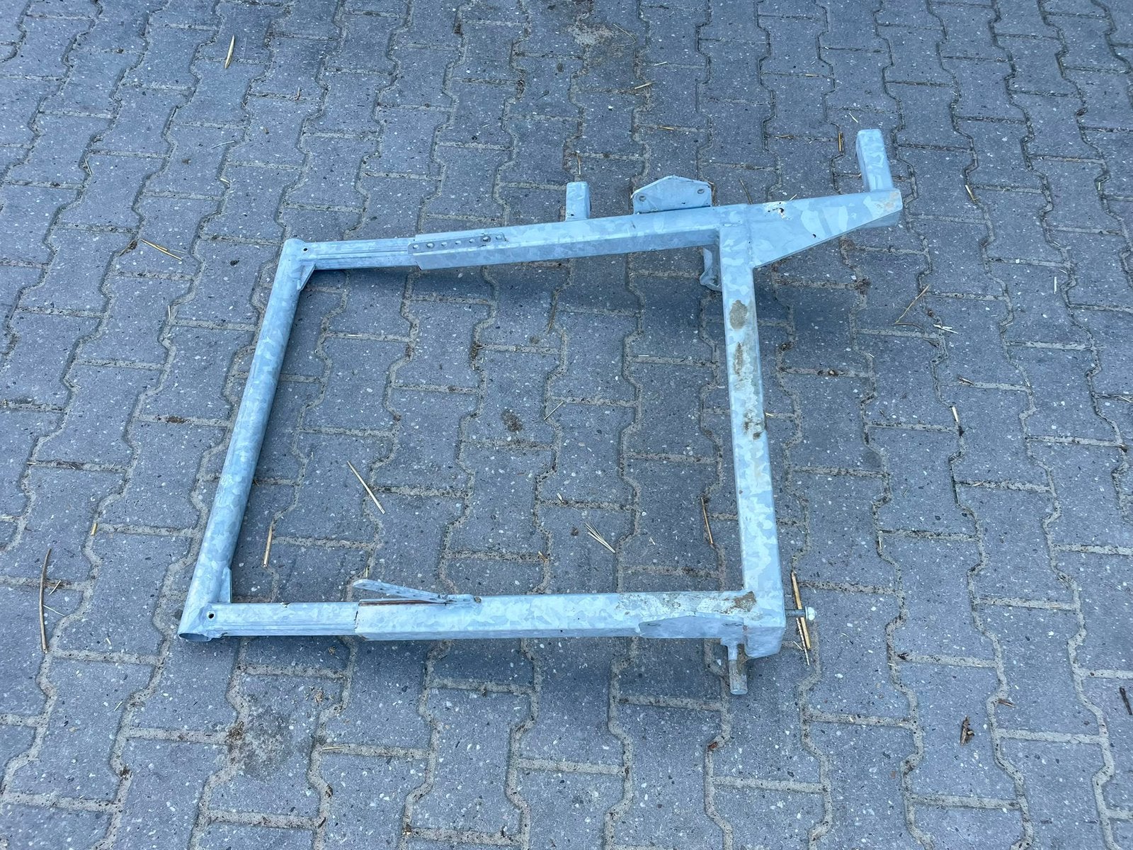 Achter beugel bekapbox, Ophalen, Zo goed als nieuw