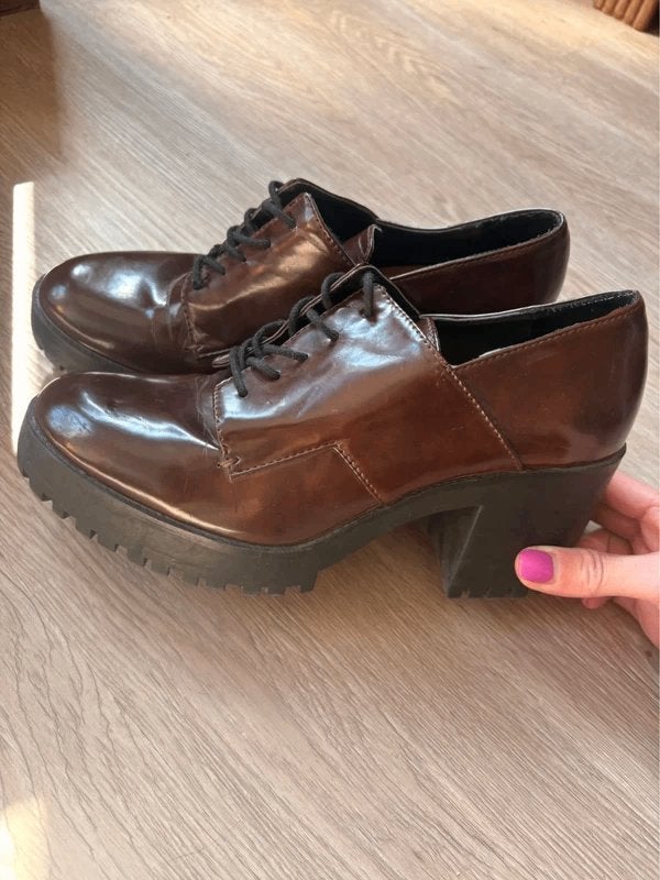 Brown patent leather heels, Schoenen met lage hakken, Bruin, Zara, Ophalen of Verzenden