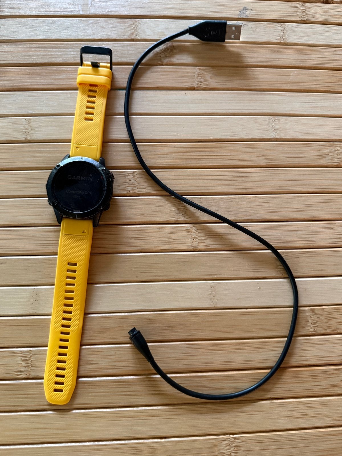 Garmin Fenix 6 Pro – geel bandje - inclusief laadkabel, Ophalen, Zwart, IOS, Zo goed als nieuw