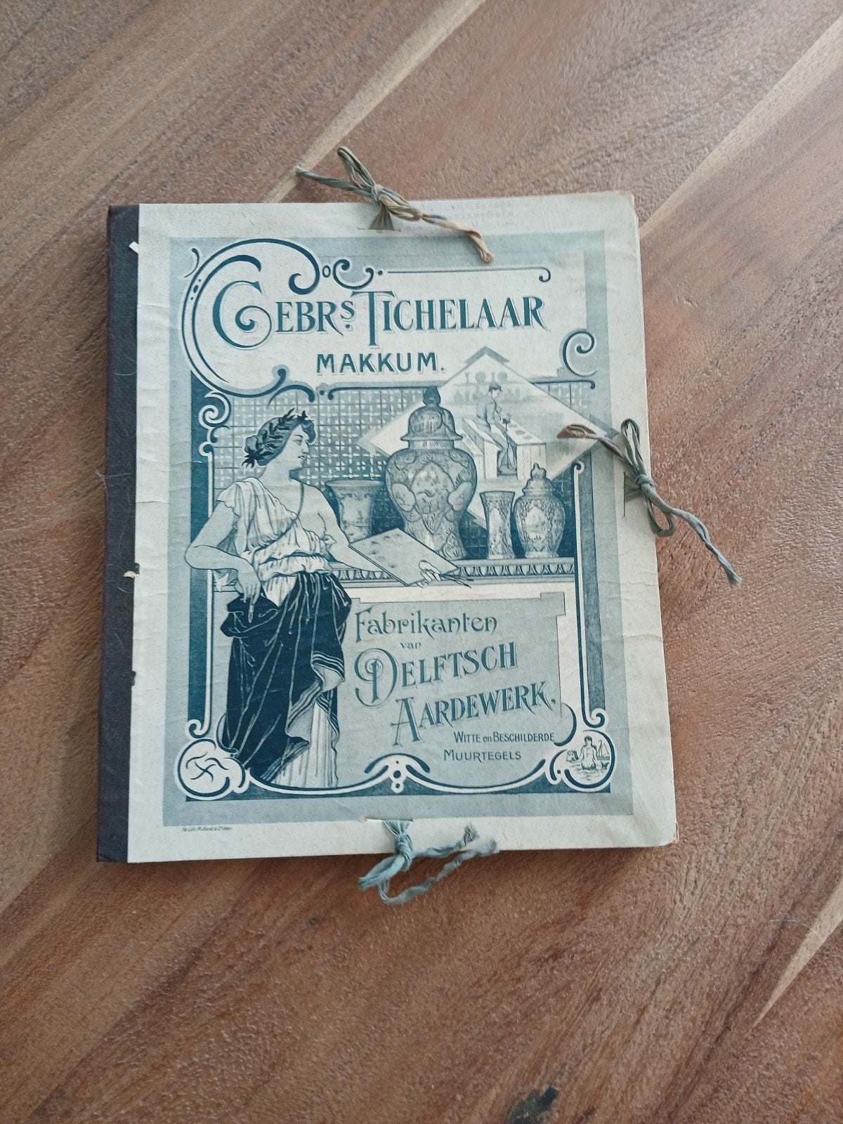 Oude catalogus gebr. Tichelaar Makkum, Ophalen