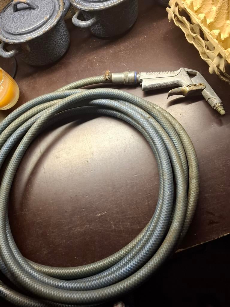 Luchtslang met spuitpistool, Gebruikt, 6 tot 10 bar, Ophalen of Verzenden, Minder dan 200 liter/min